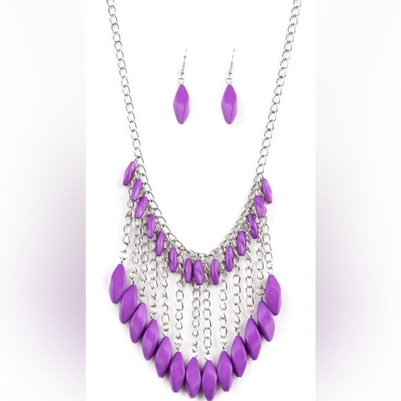 Jewelry - ✨Gorgeous Purple and Silver Necklace set!